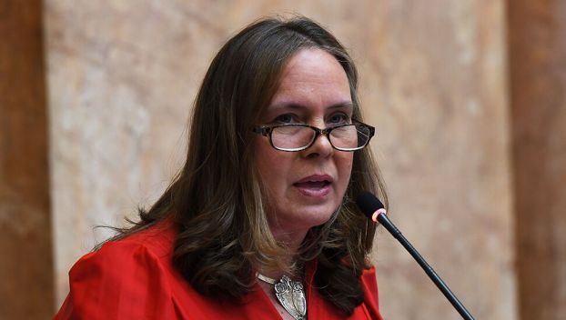 House Majority Caucus Chair Suzanne Miles, R-Owensboro, presents House Bill 2, a proposed constitutional amendment related to education funding and school choice, on the House floor Wednesday. (Legislative Research Commission)